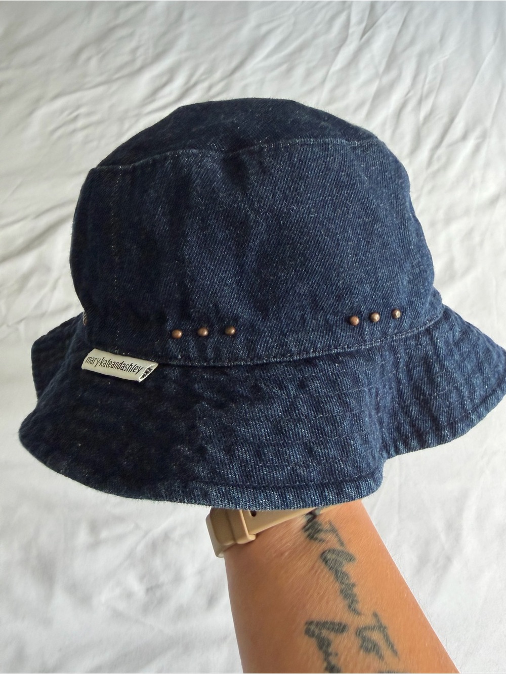 VTG Y2K Style Mary Kate and Ashley Denim Blue Metal Detail Bucket Hat
